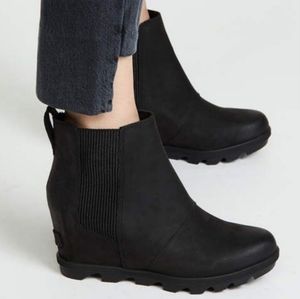Sorel Joan of Arctic Wedge Chelsea Boot, Black Suede, Size 10
